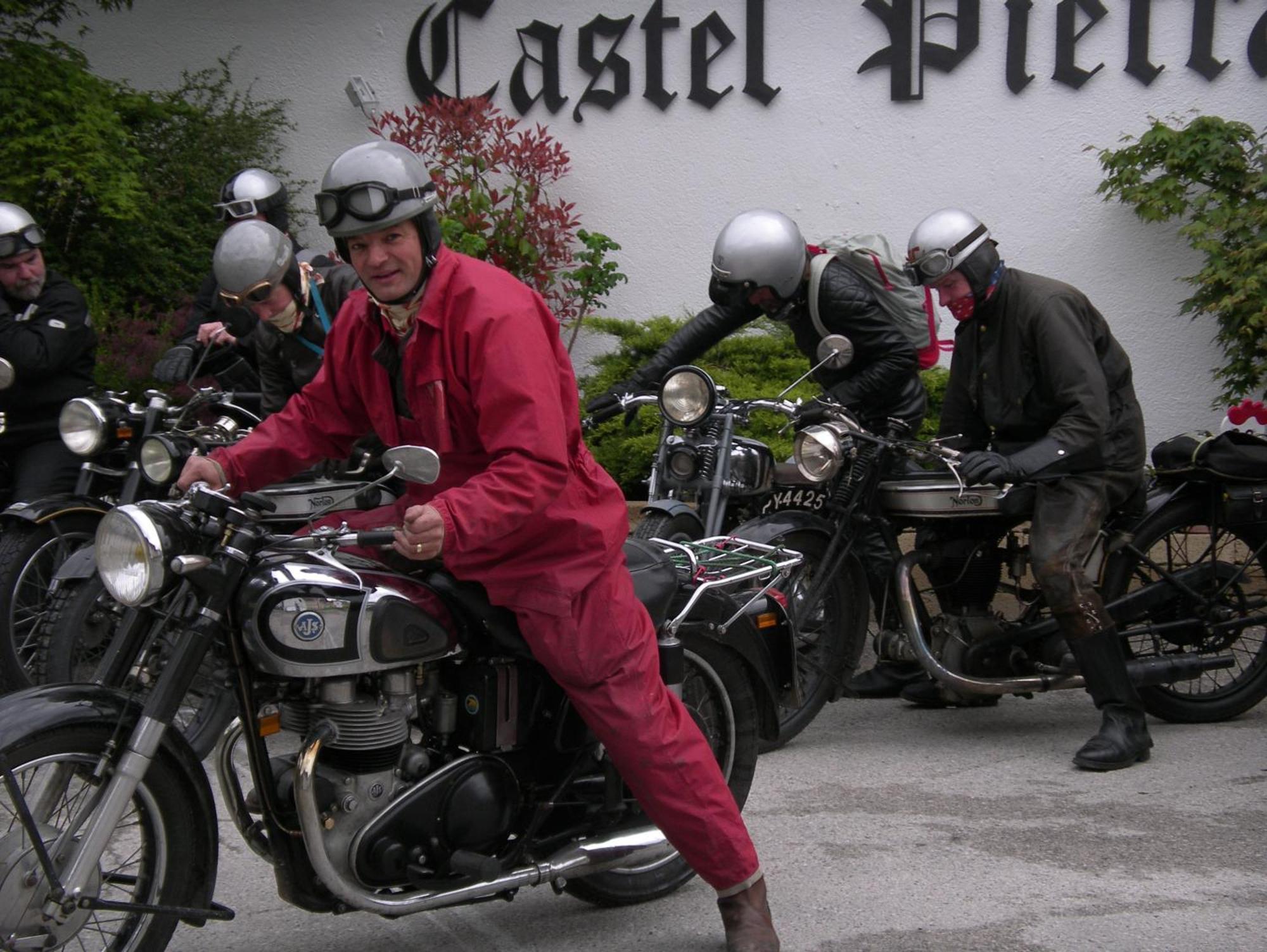 Hotel Castel Pietra 4*